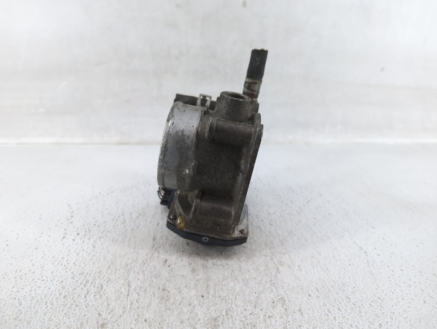 2013-2019 Nissan Sentra Throttle Body P/N:3RA60-01 A 3RA60-01 C Fits Fits 2013 2014 2015 2016 2017 2018 2019 OEM Used Auto P