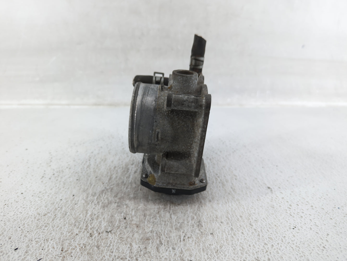 2013-2019 Nissan Sentra Throttle Body P/N:3RA60-01 A Fits Fits 2013 2014 2015 2016 2017 2018 2019 OEM Used Auto Parts - Oemu
