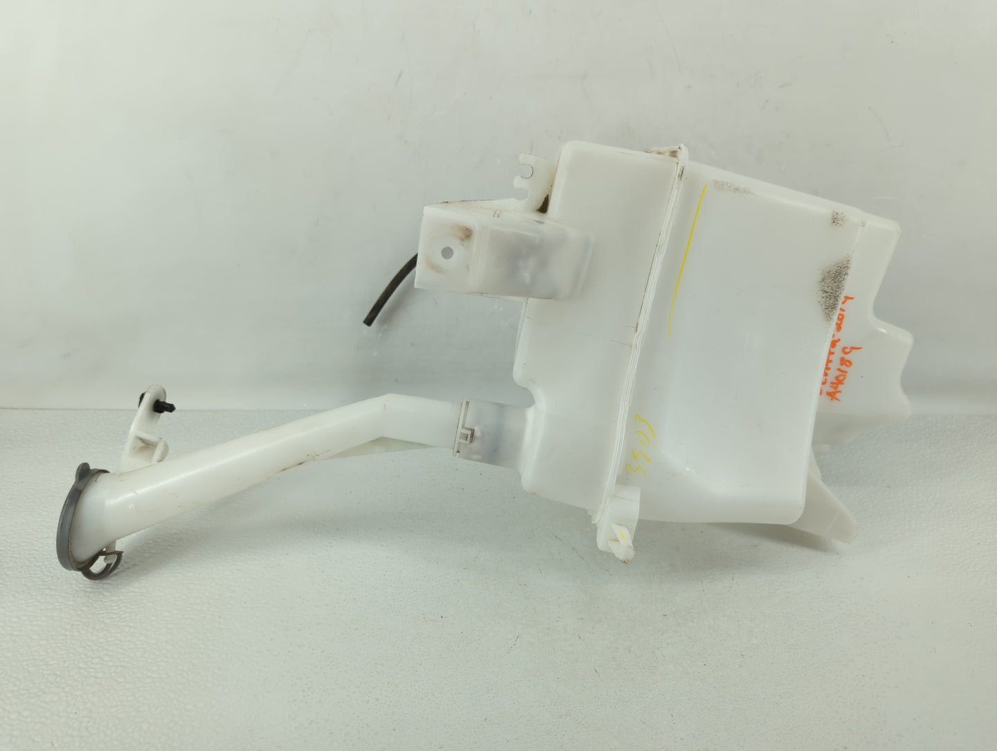 2013-2015 Nissan Sentra Windshield Washer Fluid Reservoir Bottle 533256 - Oemusedautoparts1.com