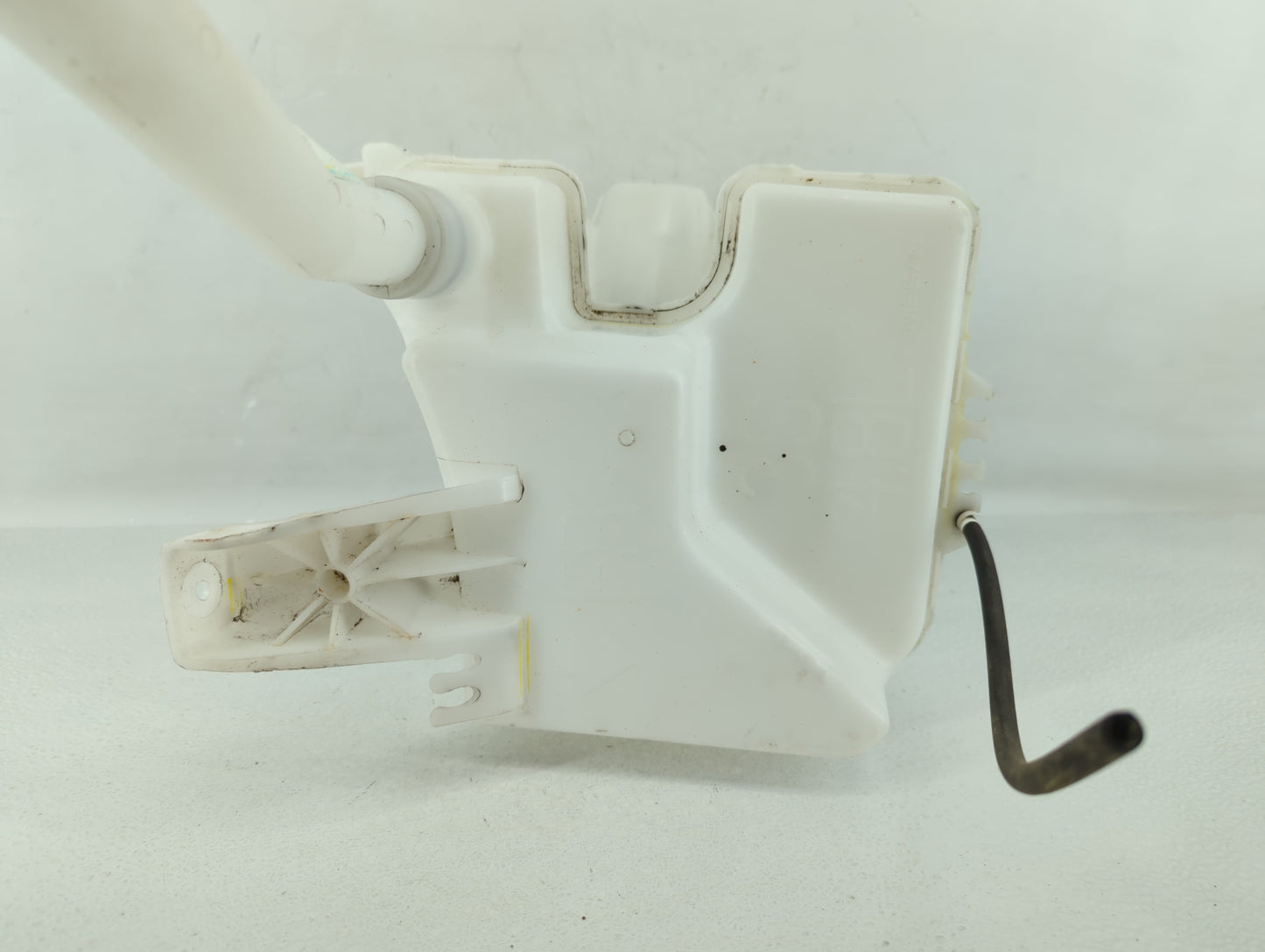 2013-2015 Nissan Sentra Windshield Washer Fluid Reservoir Bottle 533256 - Oemusedautoparts1.com