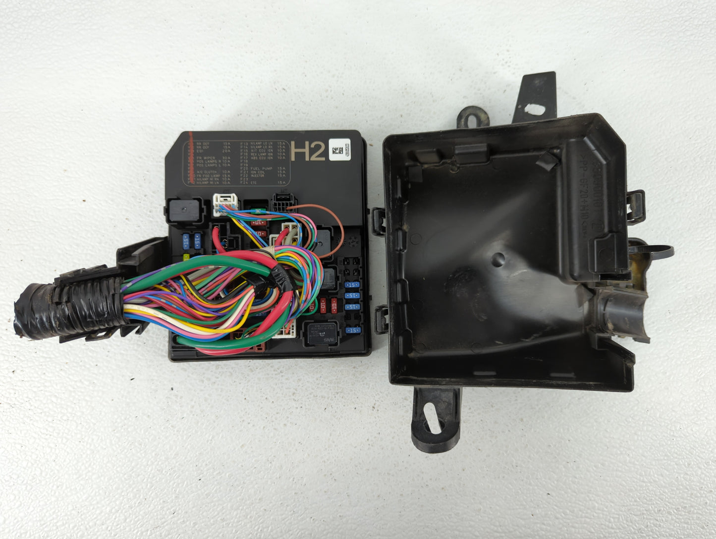 2013-2019 Nissan Sentra Fusebox Fuse Box Panel Relay Module P/N:284B7 3RA1B 284B7 3RA1A Fits OEM Used Auto Parts - Oemusedau