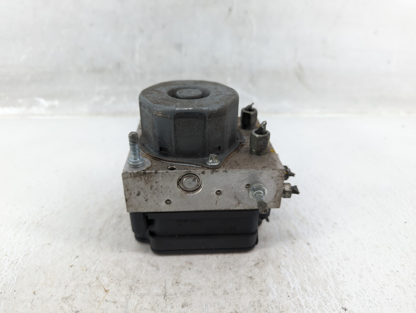 2014-2015 Nissan Sentra ABS Pump Control Module Replacement P/N:140520 269 661 Fits Fits 2014 2015 OEM Used Auto Parts - Oem