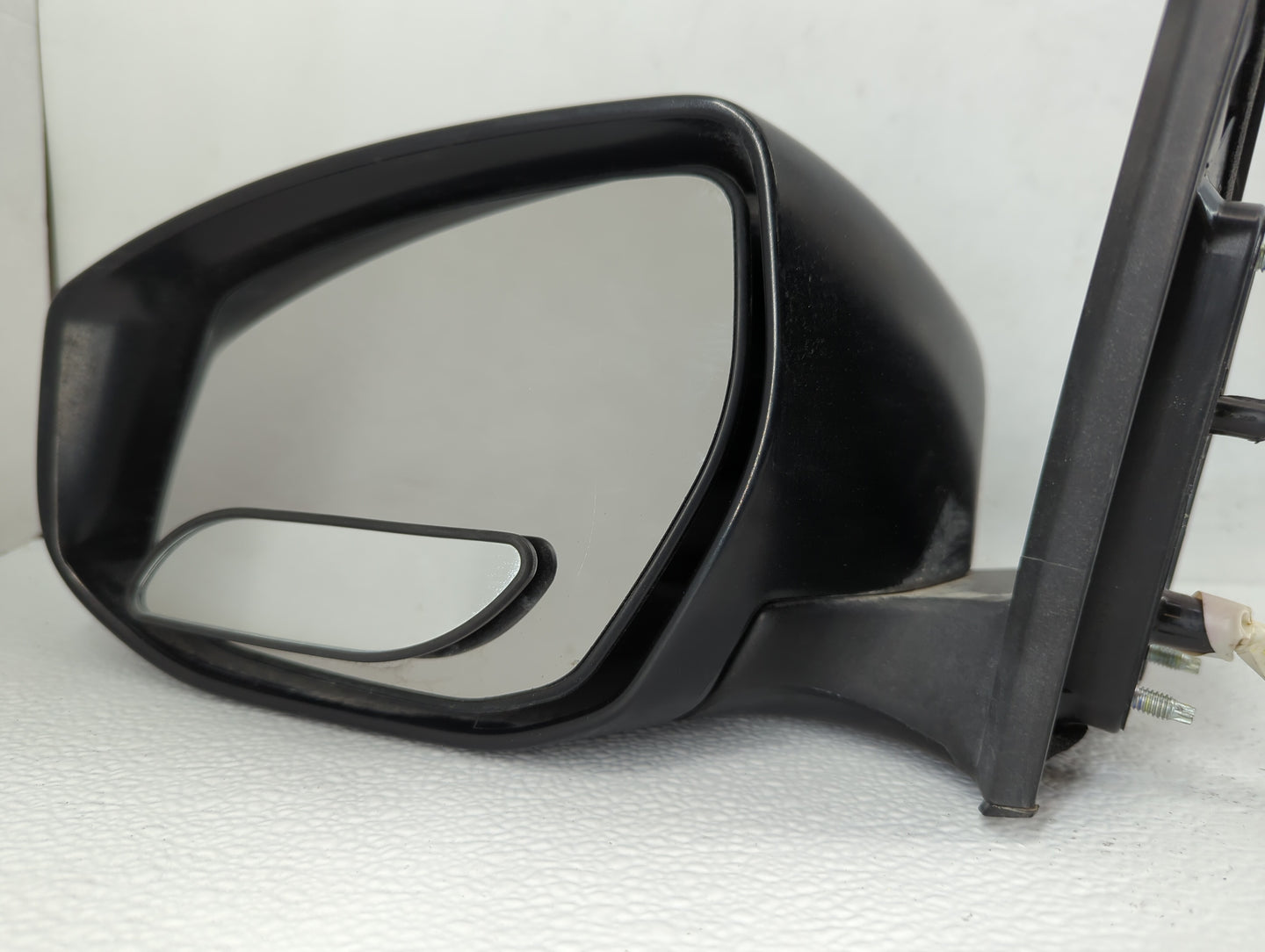 2013-2015 Nissan Sentra Driver Side View Mirror - Left Door Mirror OEM Used - Oemusedautoparts1.com