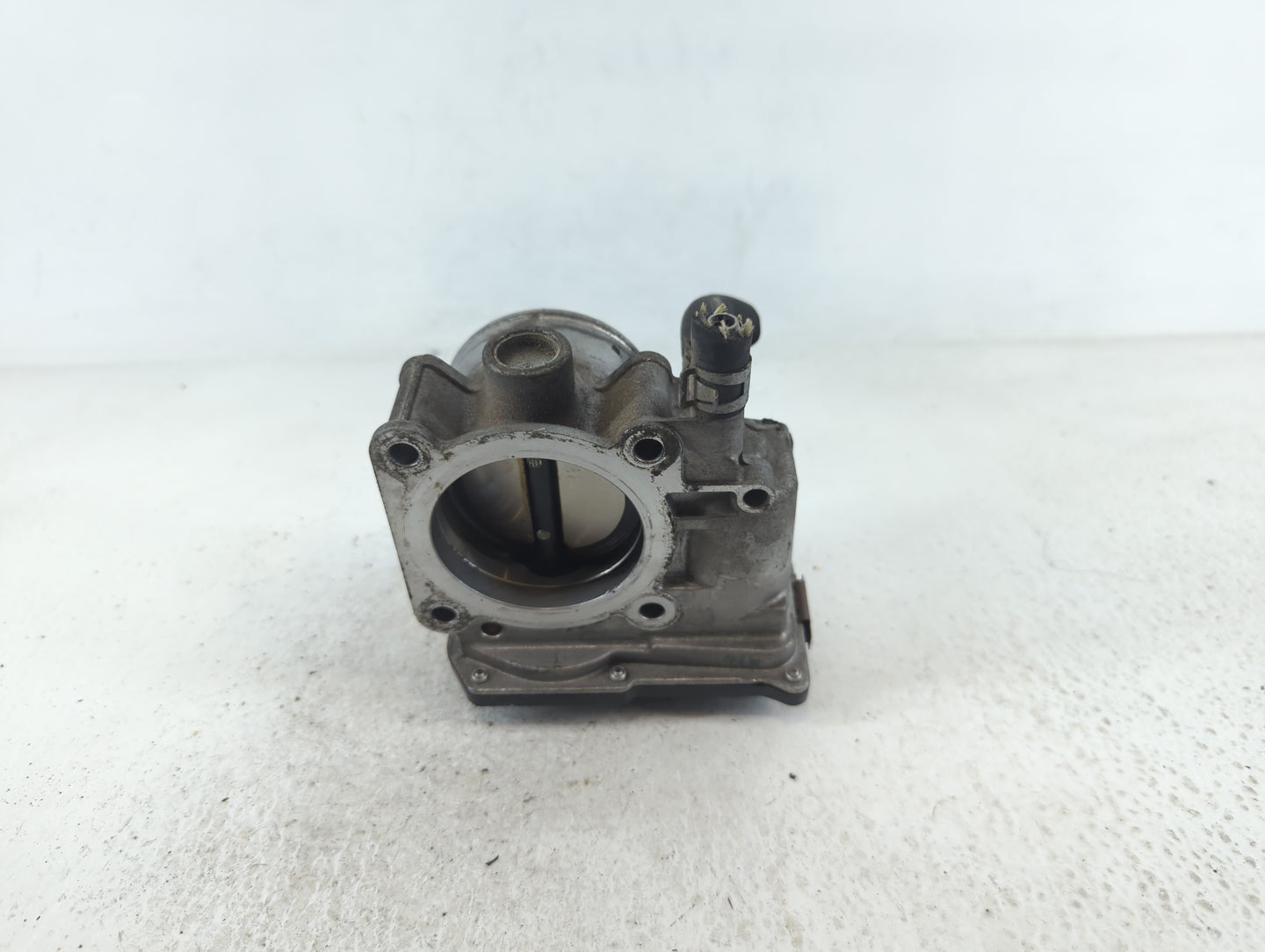 2013-2019 Nissan Sentra Throttle Body P/N:3RA60-01 A Fits Fits 2013 2014 2015 2016 2017 2018 2019 OEM Used Auto Parts - Oemu