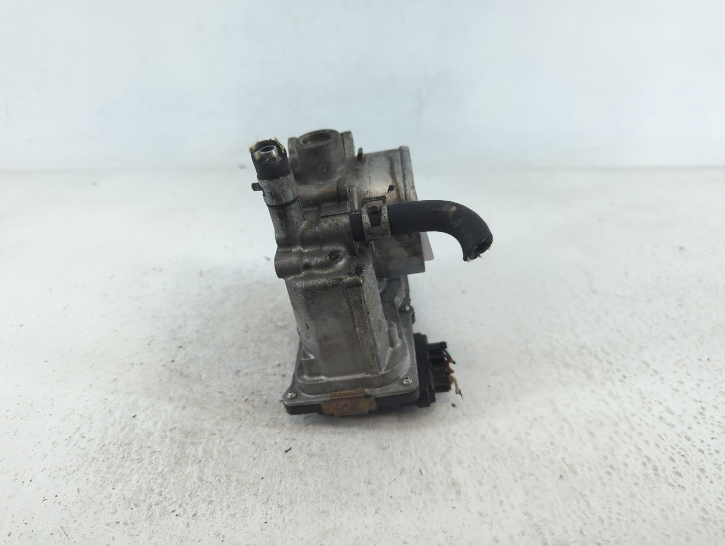 2013-2019 Nissan Sentra Throttle Body P/N:3RA60-01 A Fits Fits 2013 2014 2015 2016 2017 2018 2019 OEM Used Auto Parts - Oemu