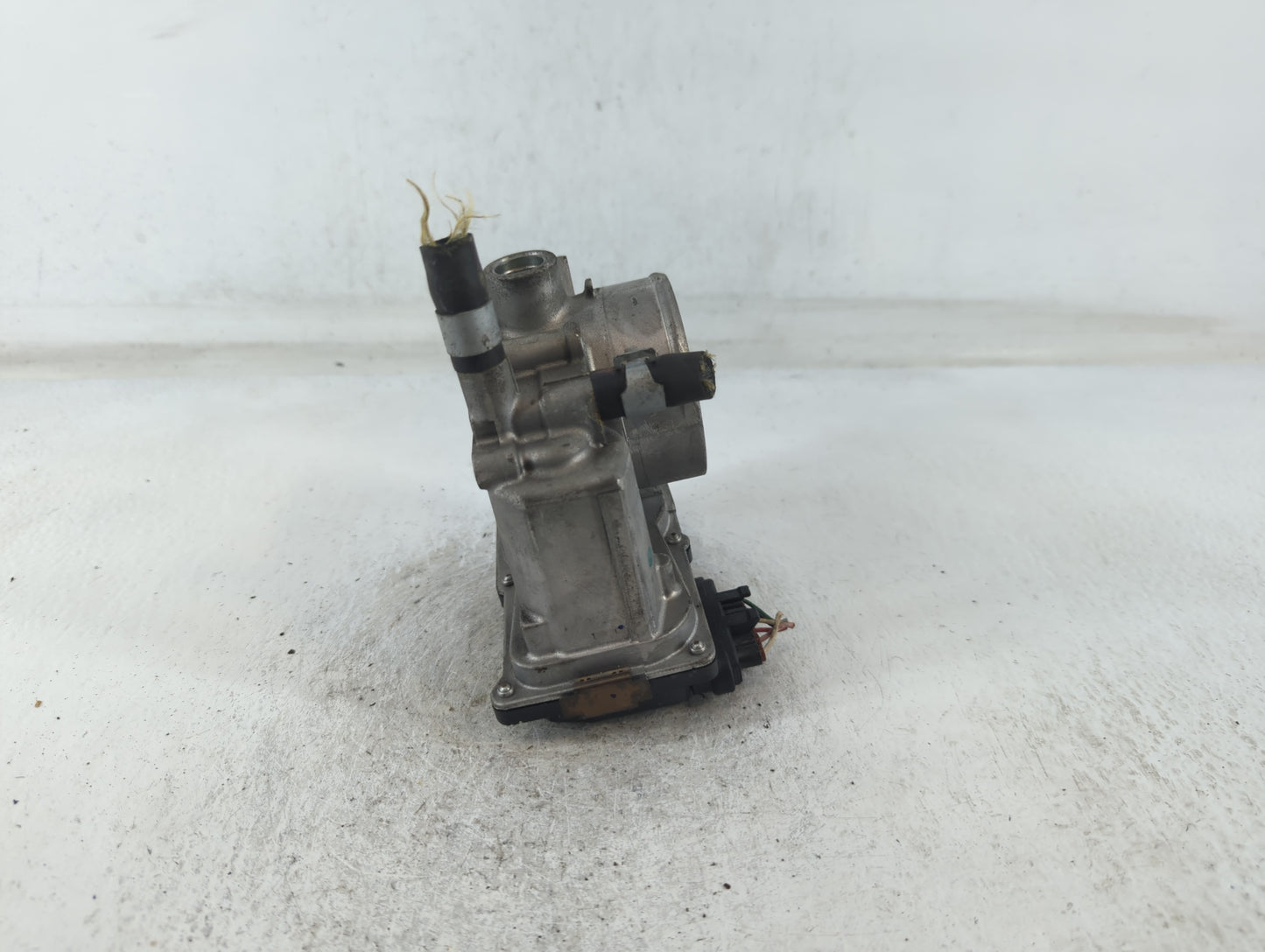 2013-2019 Nissan Sentra Throttle Body P/N:4J23 03329 3RA60-01 A Fits Fits 2013 2014 2015 2016 2017 2018 2019 OEM Used Auto P