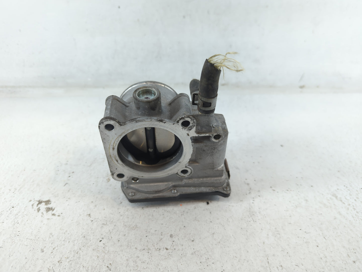 2013-2019 Nissan Sentra Throttle Body P/N:3RA60-01 C Fits Fits 2013 2014 2015 2016 2017 2018 2019 OEM Used Auto Parts - Oemu