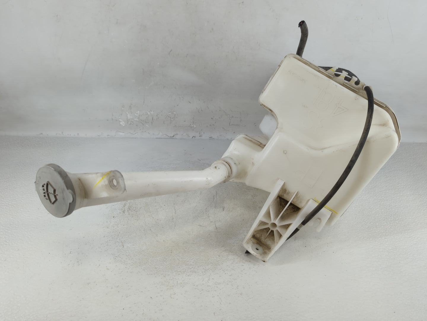 2013-2015 Nissan Sentra Windshield Washer Fluid Reservoir Bottle Oem - Oemusedautoparts1.com