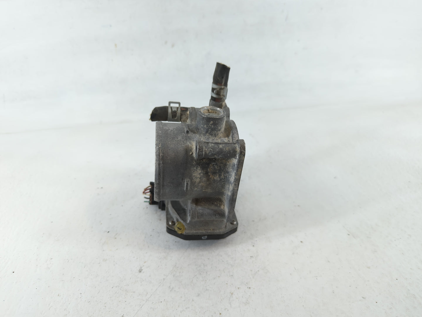 2013-2019 Nissan Sentra Throttle Body P/N:3RA60-01 A Fits Fits 2013 2014 2015 2016 2017 2018 2019 OEM Used Auto Parts - Oemu