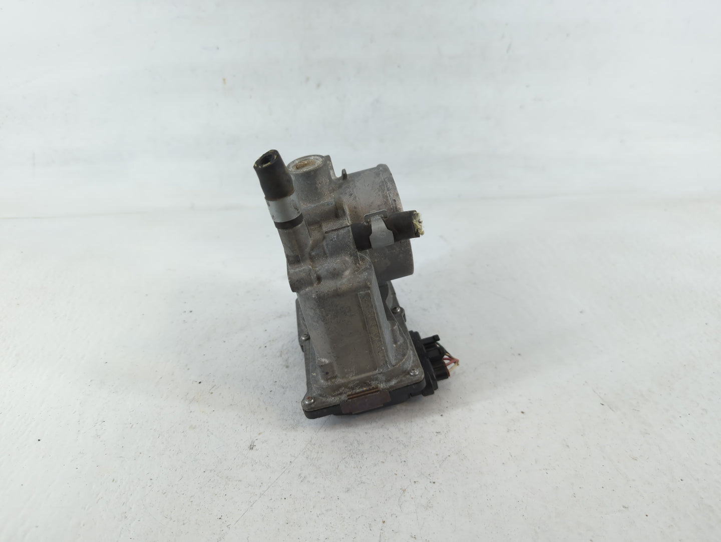 2013-2019 Nissan Sentra Throttle Body P/N:3RA60-01 A Fits Fits 2013 2014 2015 2016 2017 2018 2019 OEM Used Auto Parts - Oemu