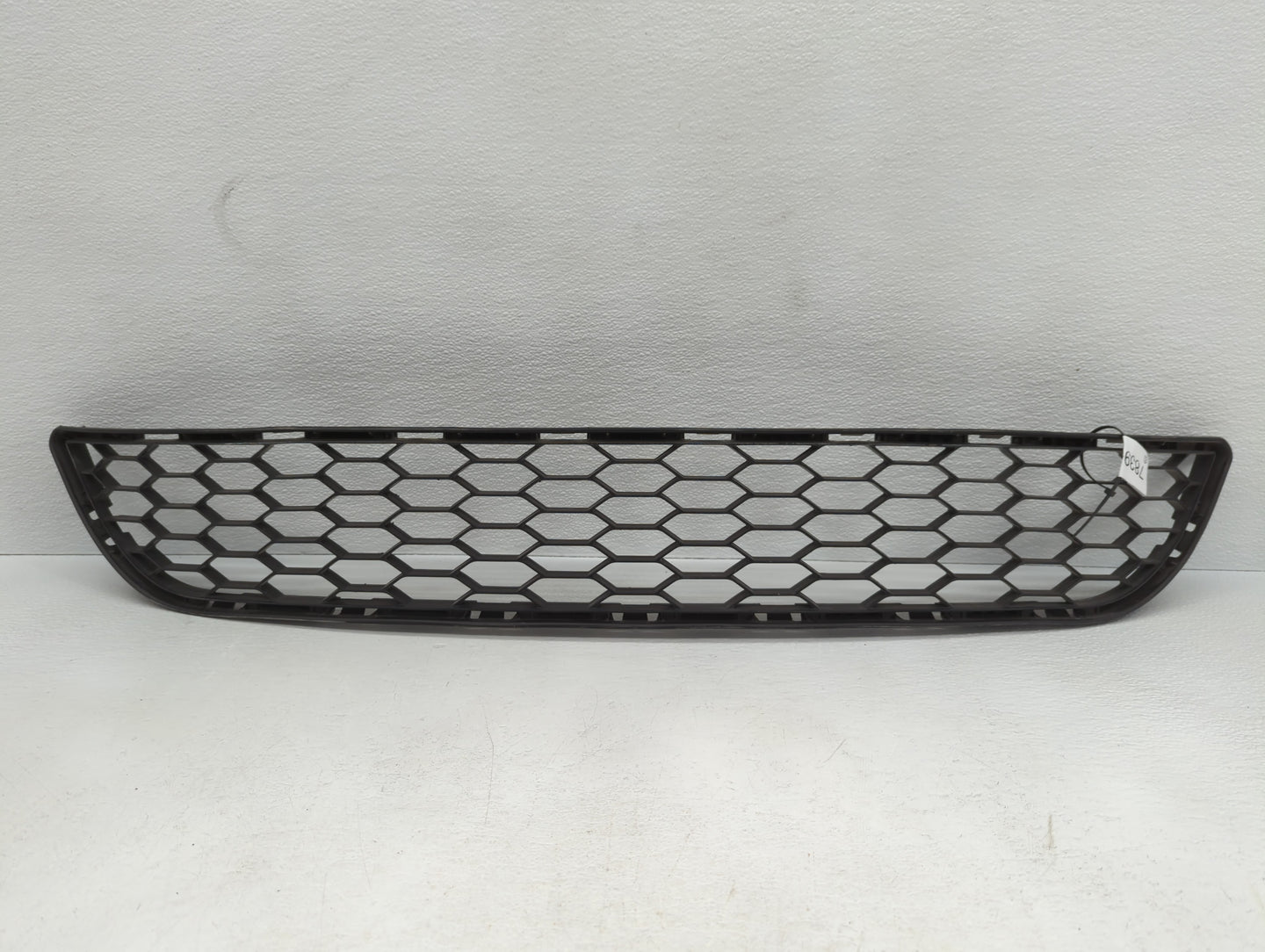 2013-2015 Nissan Sentra Front Grille Bumper Not Included - Oemusedautoparts1.com