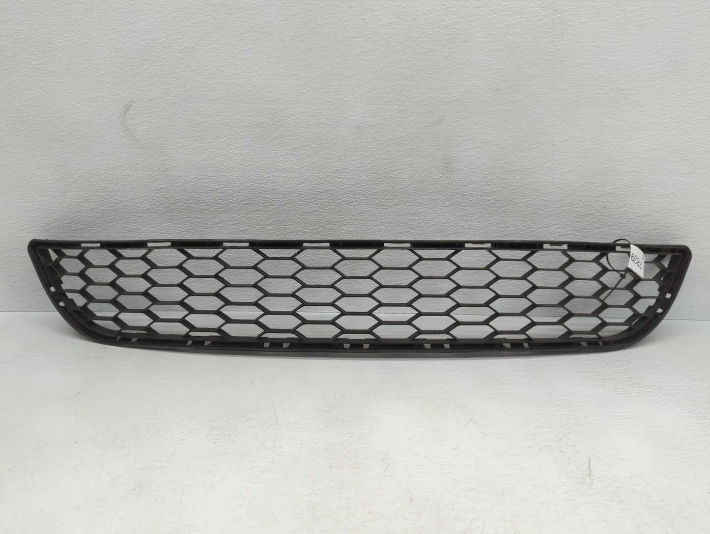 2013-2015 Nissan Sentra Front Grille Bumper Not Included - Oemusedautoparts1.com