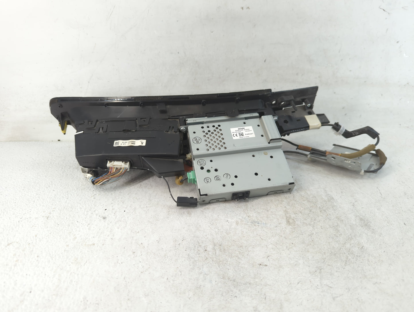 2013-2014 Nissan Sentra Radio AM FM Cd Player Receiver Replacement P/N:468200-8905 Fits Fits 2013 2014 OEM Used Auto Parts -