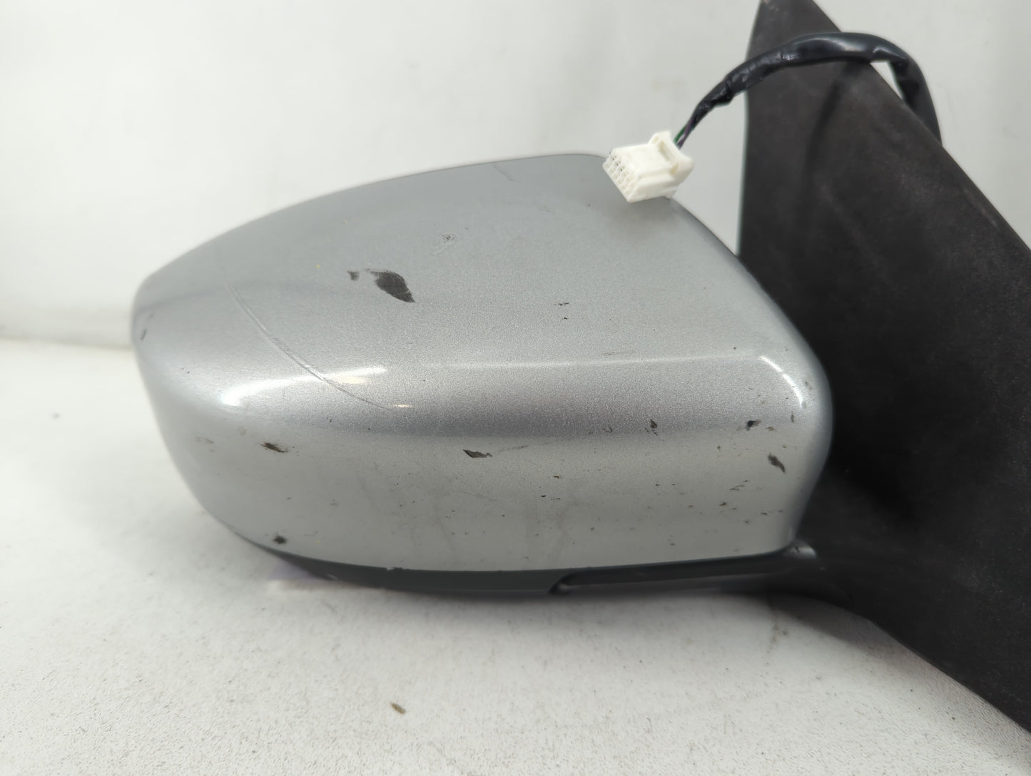2013-2015 Nissan Sentra Passenger Side View Mirror - Right Door Mirror OEM Used - Oemusedautoparts1.com