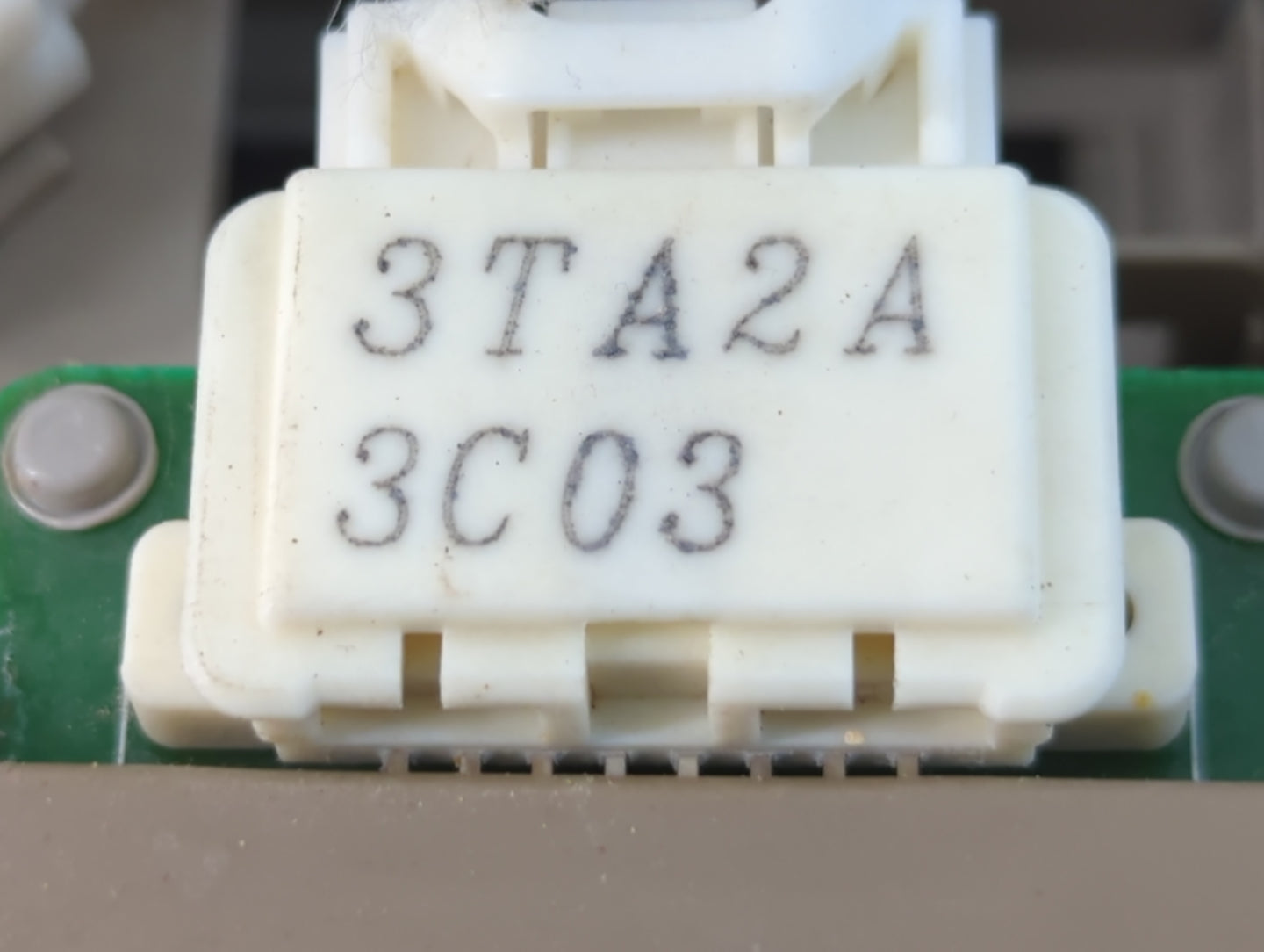 2014 Nissan Sentra Overhead Roof Console - Oemusedautoparts1.com