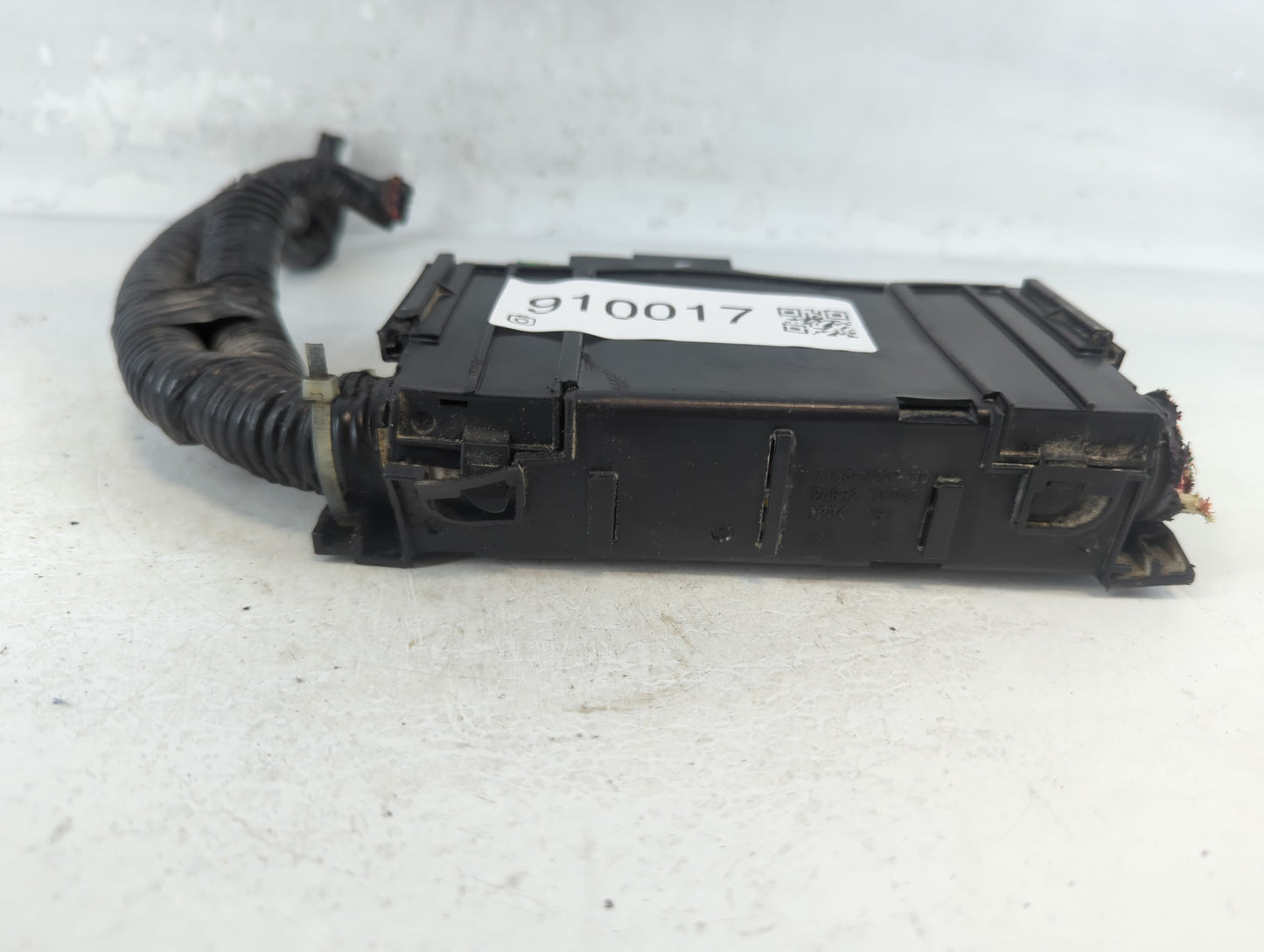 2013-2019 Nissan Sentra Fusebox Fuse Box Panel Relay Module P/N:24382 EW70B 7154-7223-30 Fits OEM Used Auto Parts - Oemuseda