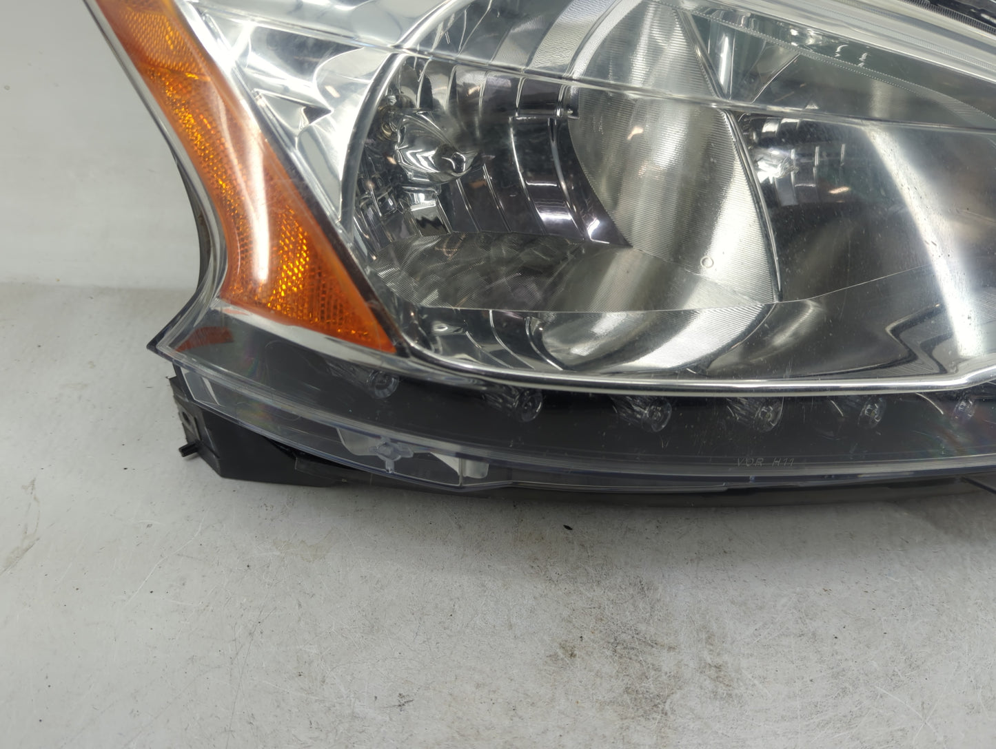 2013-2015 Nissan Sentra Passenger Right Oem Head Light Headlight Lamp - Oemusedautoparts1.com