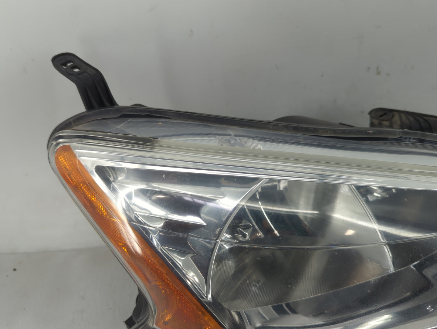 2013-2015 Nissan Sentra Passenger Right Oem Head Light Headlight Lamp - Oemusedautoparts1.com