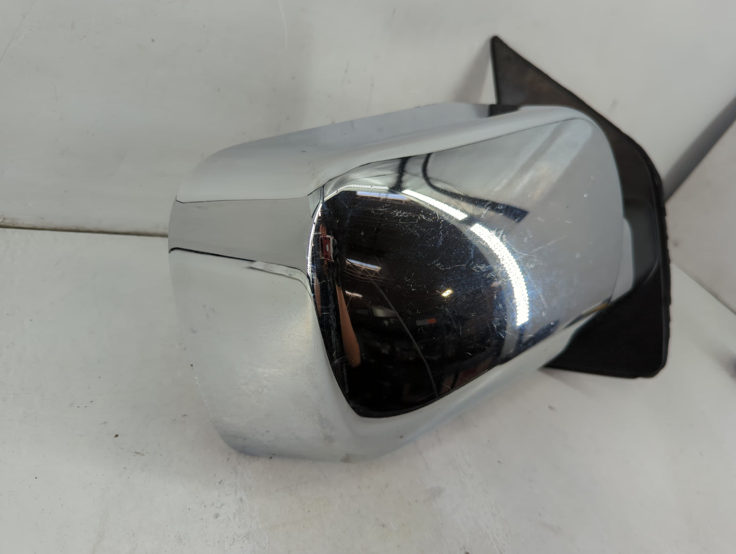 2010-2015 Nissan Titan Passenger Side View Mirror - Right Door Mirror OEM Used - Oemusedautoparts1.com