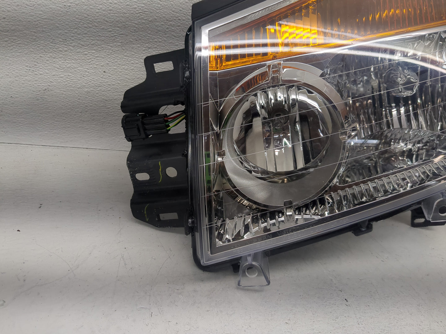 2014 Nissan Titan Driver Left Oem Head Light Headlight Lamp - Oemusedautoparts1.com