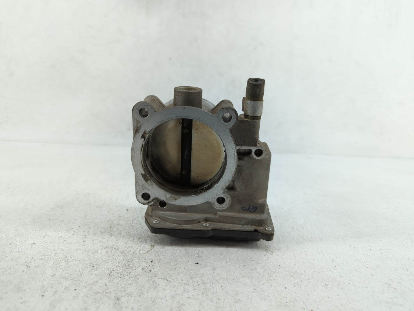 2013-2015 Nissan Titan Throttle Body P/N:16119 7S000 A 16119 7S000 C, 16119 7S000 D Fits Fits 2012 2013 2014 2015 2016 OEM U