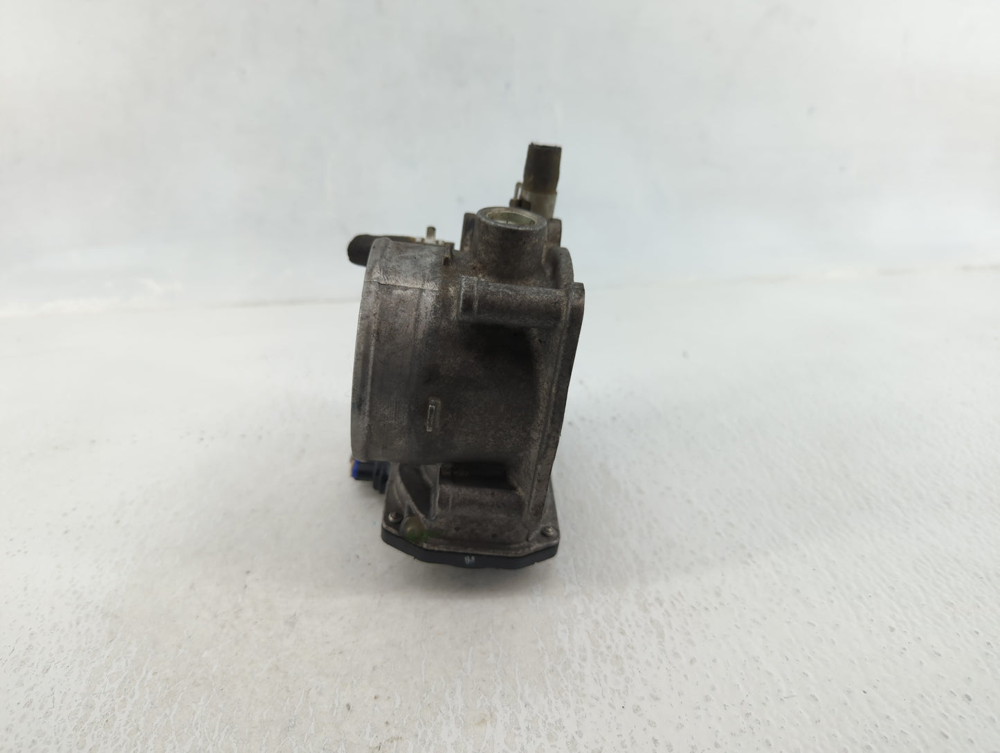 2013-2015 Nissan Titan Throttle Body P/N:16119 7S000 C Fits Fits 2012 2013 2014 2015 2016 OEM Used Auto Parts - Oemusedautop