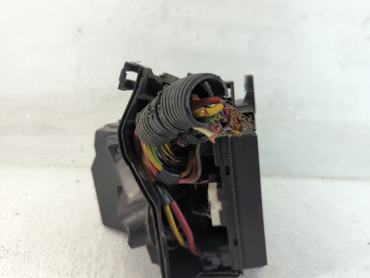 2013-2019 Nissan Versa Fusebox Fuse Box Panel Relay Module Fits Fits 2013 2014 2015 2016 2017 2018 2019 OEM Used Auto Parts 