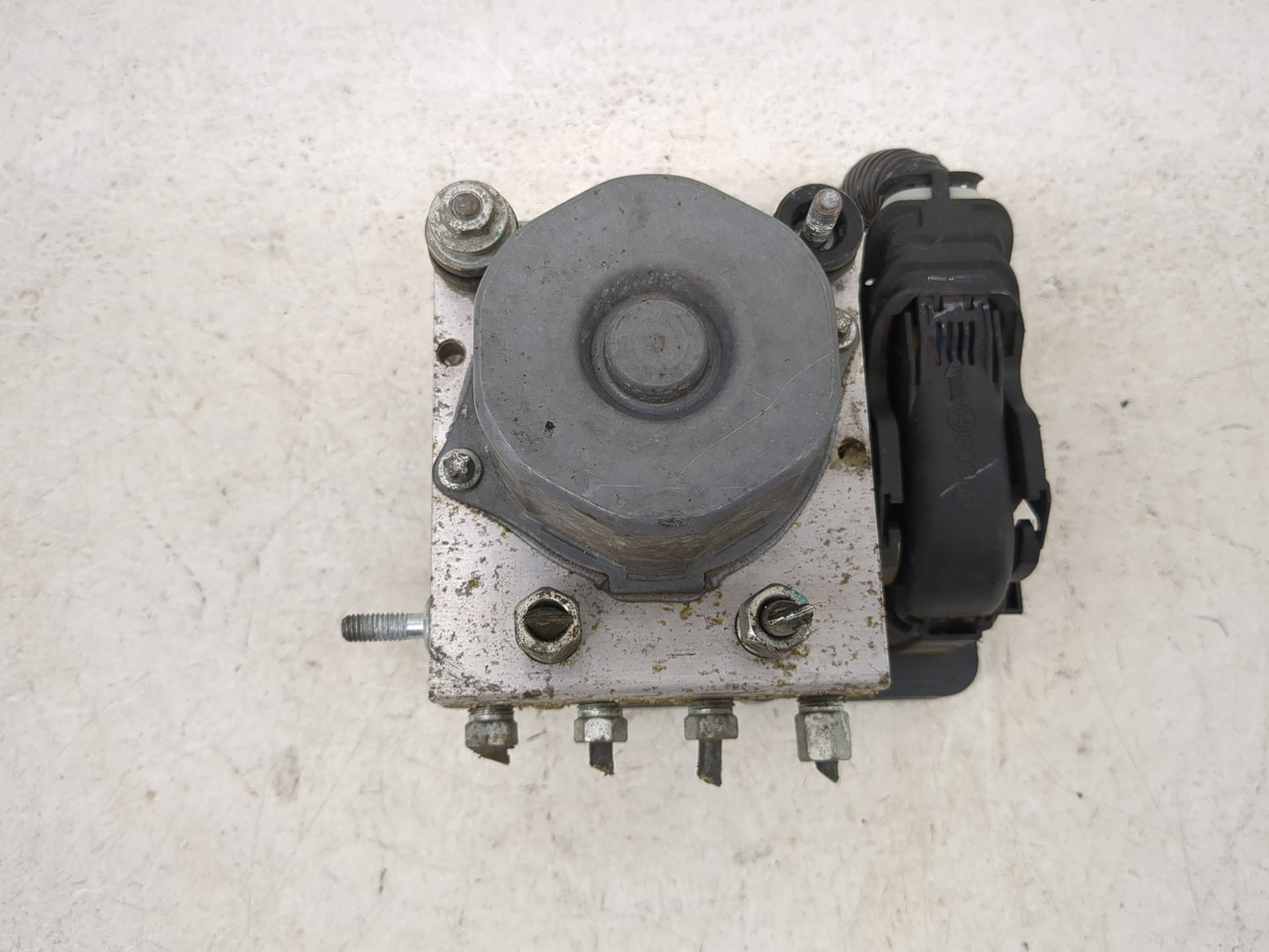 2014 Nissan Versa ABS Pump Control Module Replacement Fits OEM Used Auto Parts - Oemusedautoparts1.com