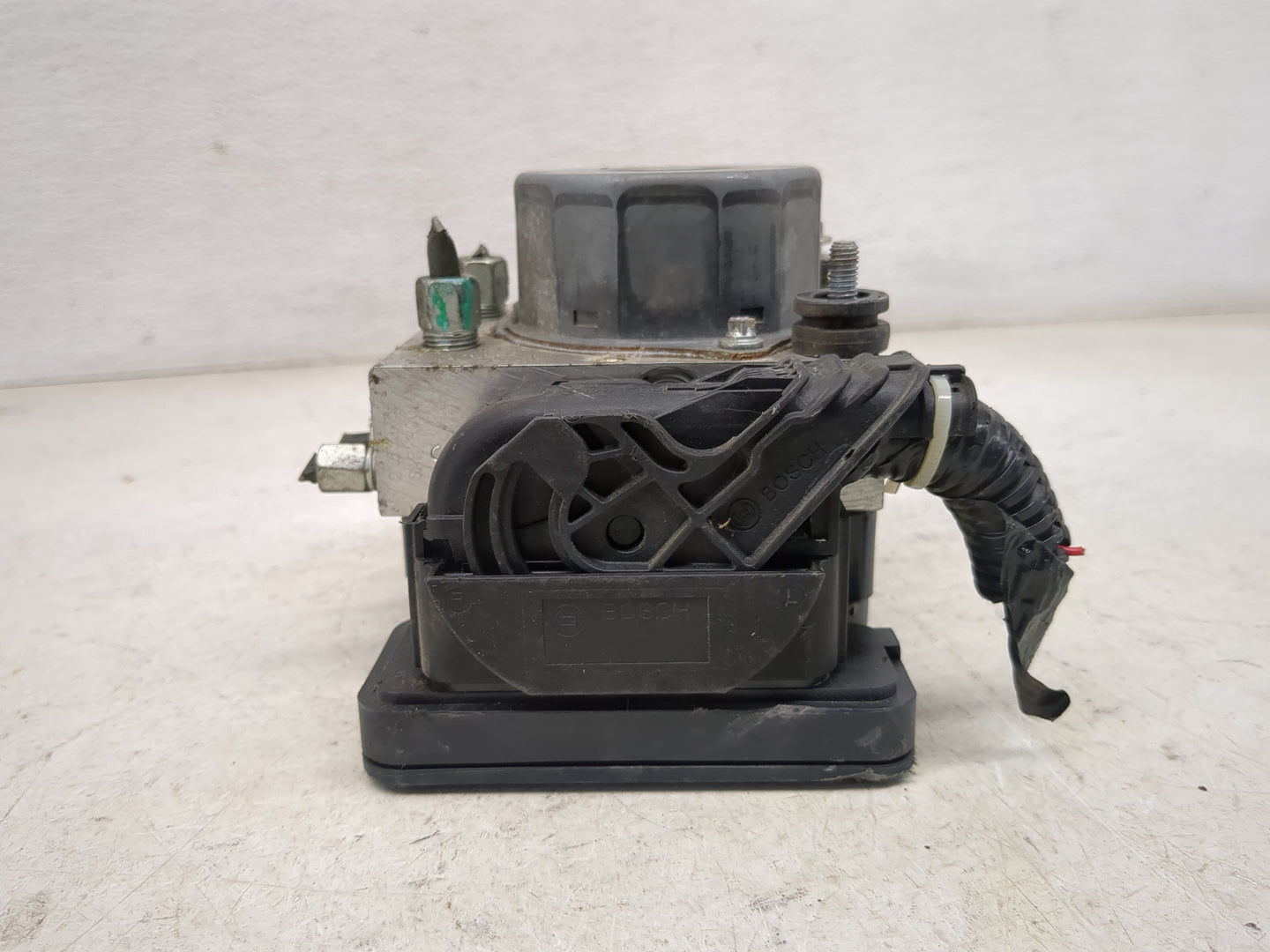 2014 Nissan Versa ABS Pump Control Module Replacement Fits OEM Used Auto Parts - Oemusedautoparts1.com