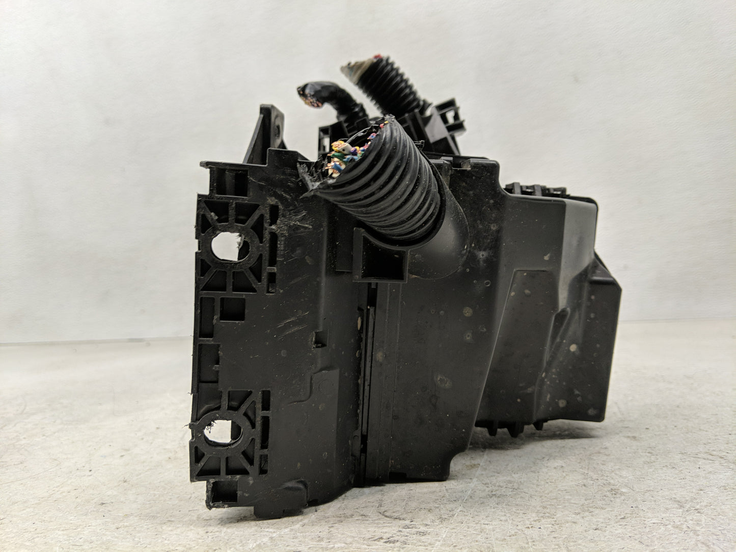 2013-2019 Nissan Versa Fusebox Fuse Box Panel Relay Module Fits Fits 2013 2014 2015 2016 2017 2018 2019 OEM Used Auto Parts 