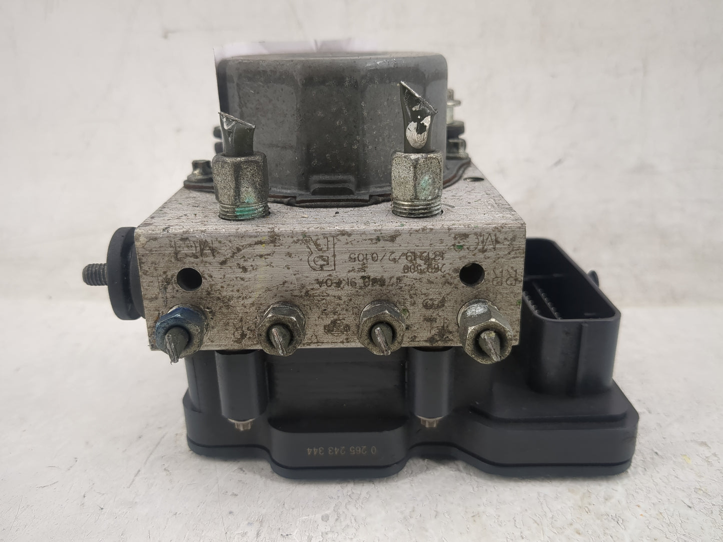 2014 Nissan Versa ABS Pump Control Module Replacement P/N:0 265 243 344 Fits OEM Used Auto Parts - Oemusedautoparts1.com