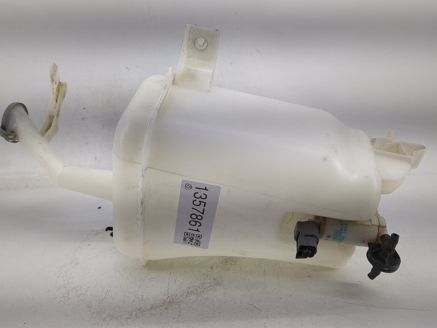 Nissan Versa Windshield Washer Fluid Reservoir Bottle Oem - Oemusedautoparts1.com