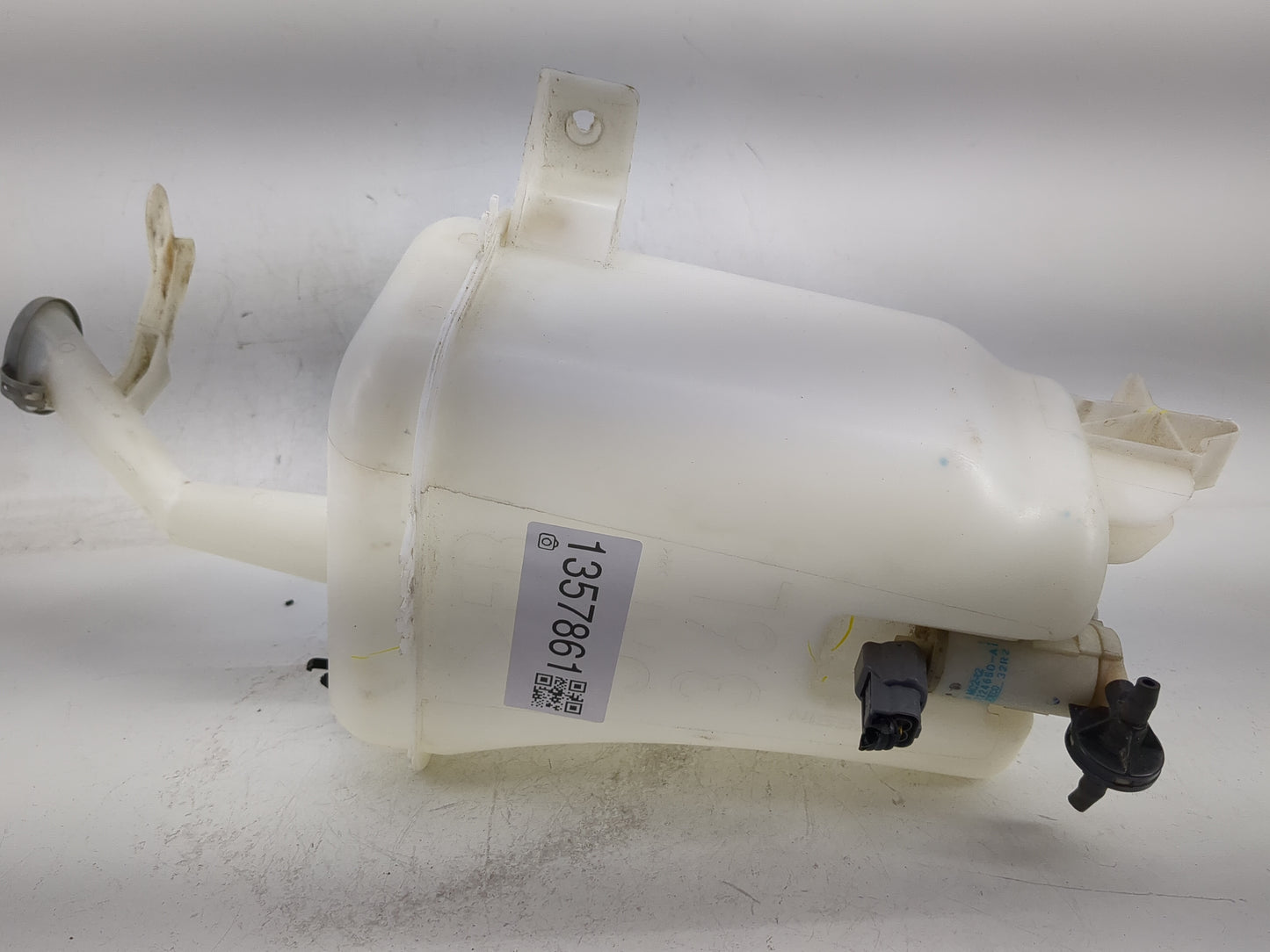Nissan Versa Windshield Washer Fluid Reservoir Bottle Oem - Oemusedautoparts1.com