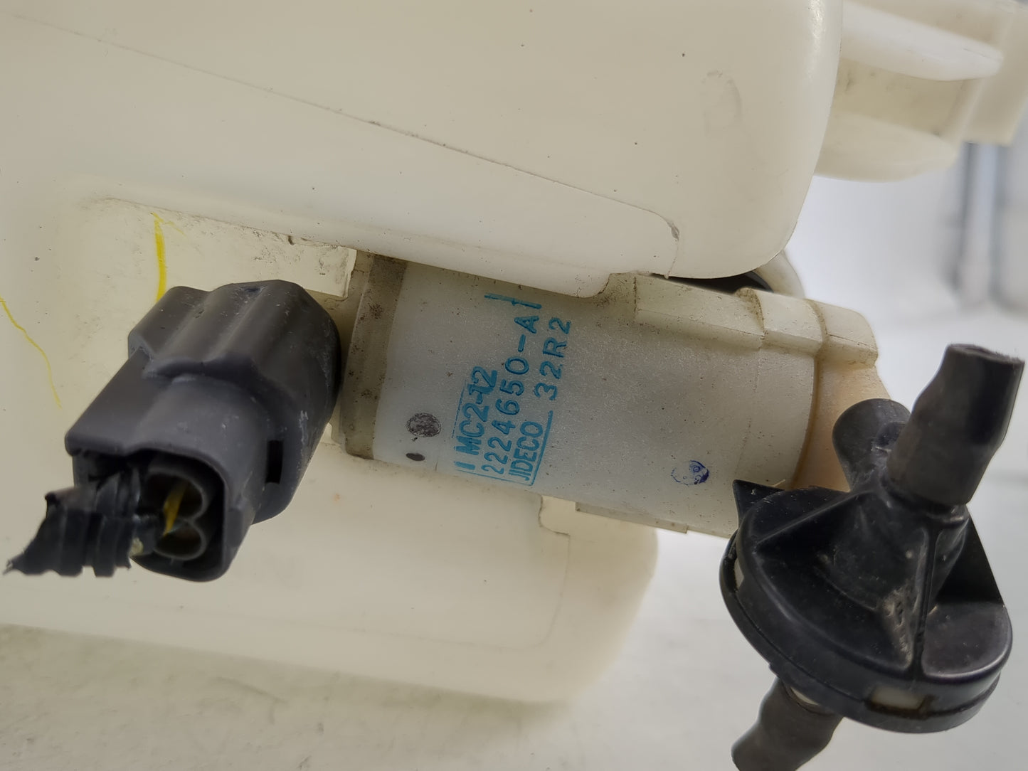 Nissan Versa Windshield Washer Fluid Reservoir Bottle Oem - Oemusedautoparts1.com