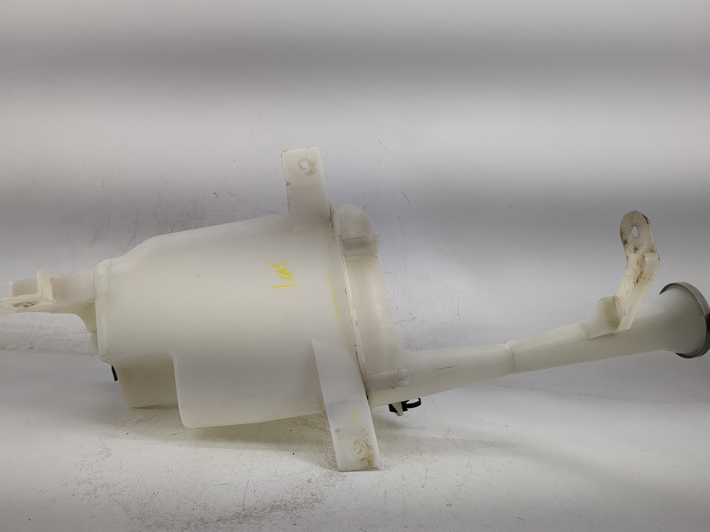 Nissan Versa Windshield Washer Fluid Reservoir Bottle Oem - Oemusedautoparts1.com