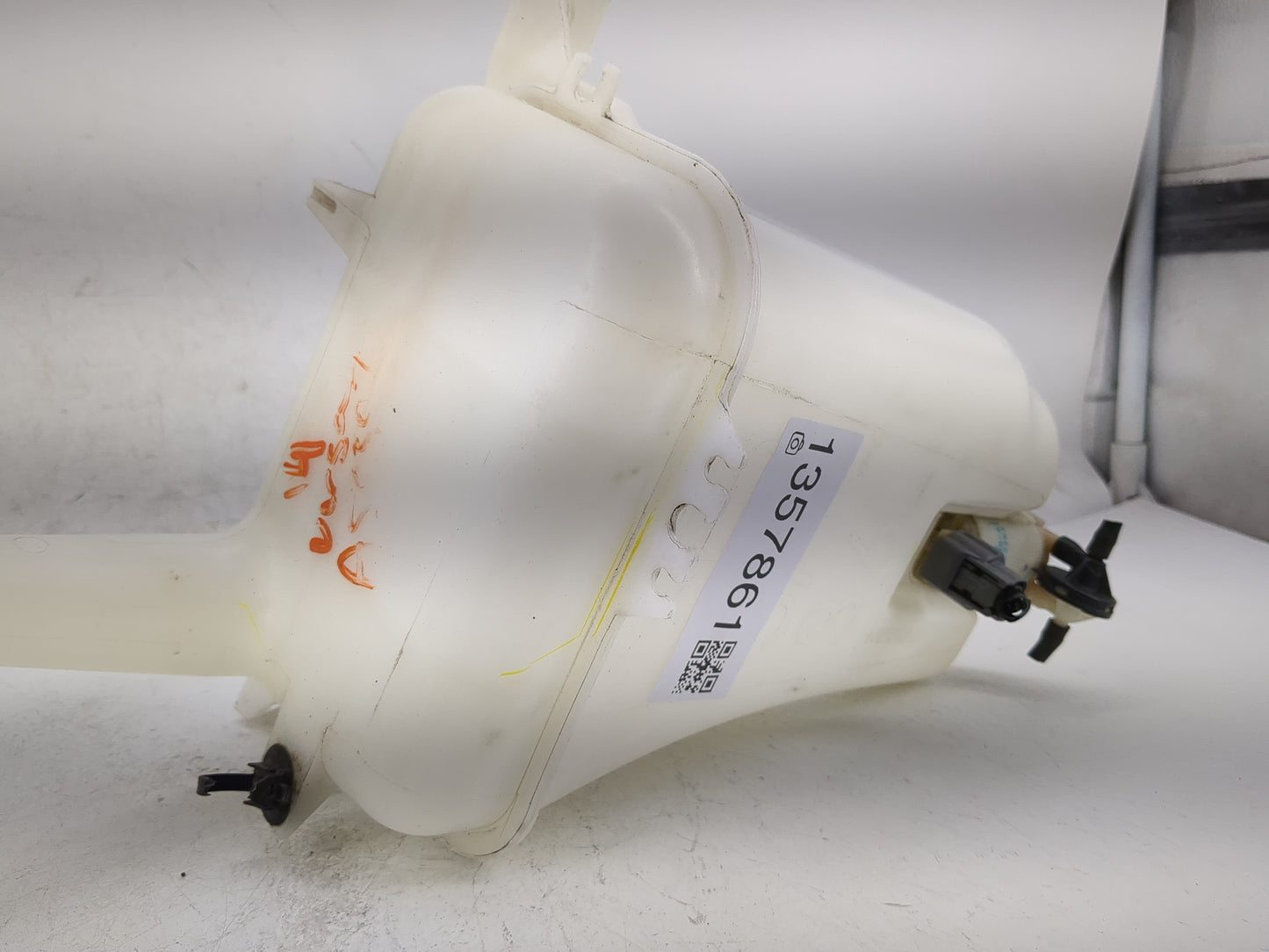 Nissan Versa Windshield Washer Fluid Reservoir Bottle Oem - Oemusedautoparts1.com