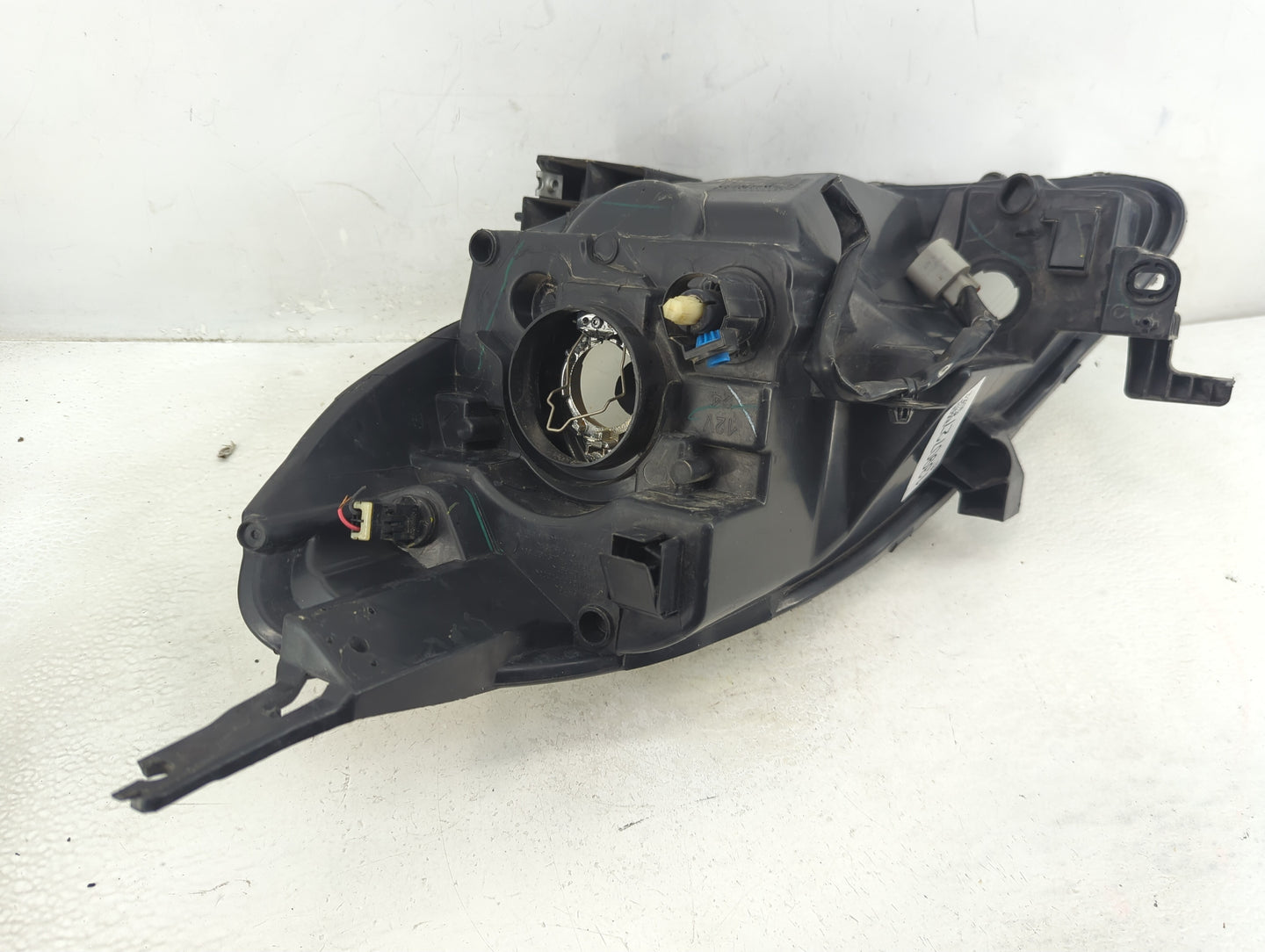 2012-2014 Nissan Versa Passenger Right Oem Head Light Headlight Lamp - Oemusedautoparts1.com