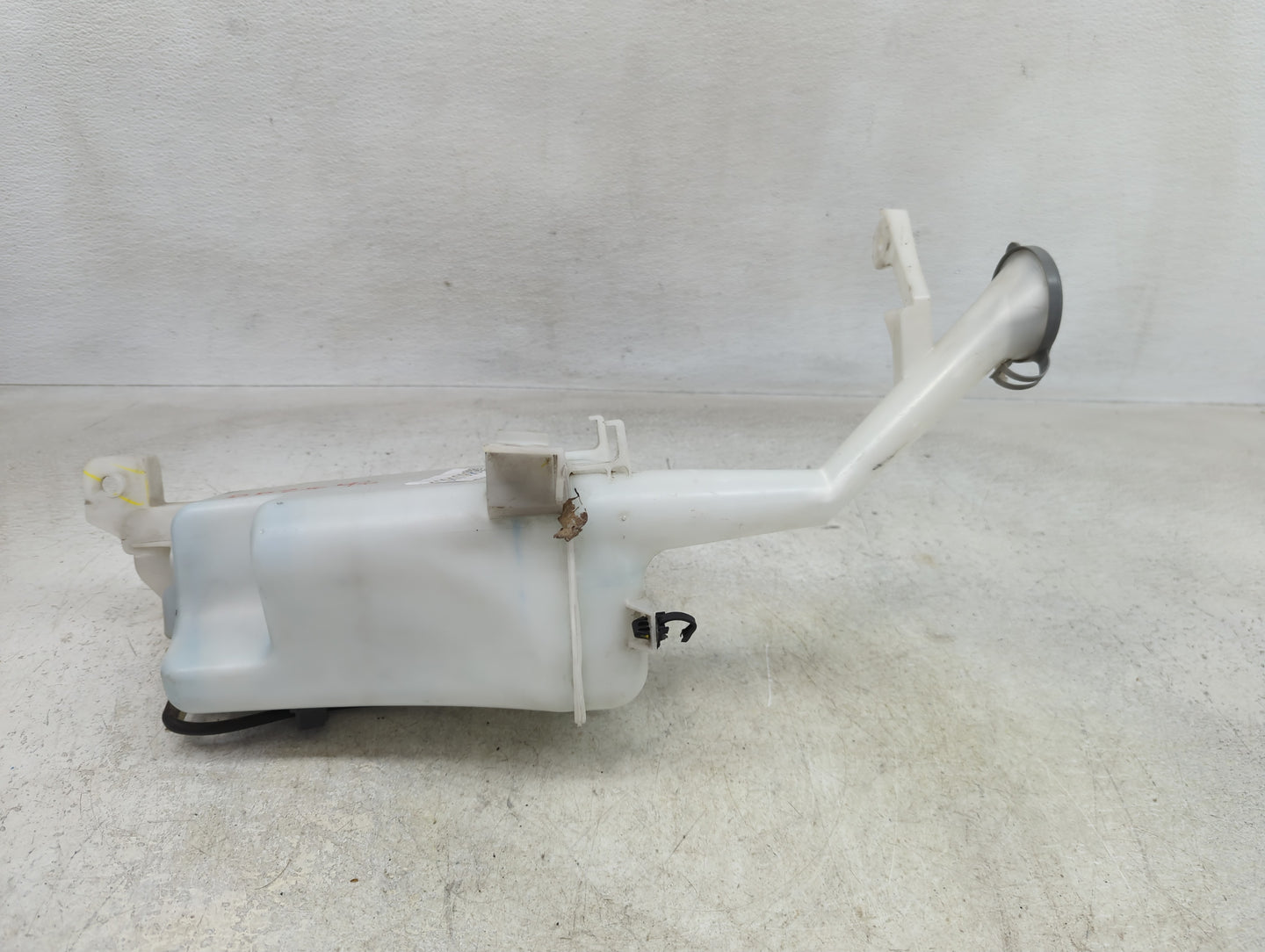 2012-2019 Nissan Versa Windshield Washer Fluid Reservoir Bottle Oem - Oemusedautoparts1.com