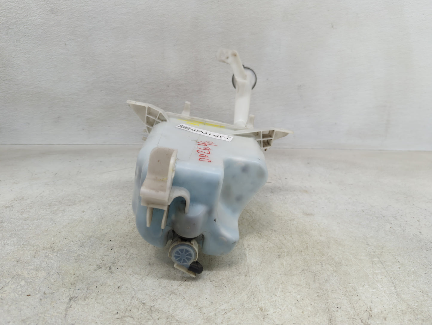 2012-2019 Nissan Versa Windshield Washer Fluid Reservoir Bottle Oem - Oemusedautoparts1.com