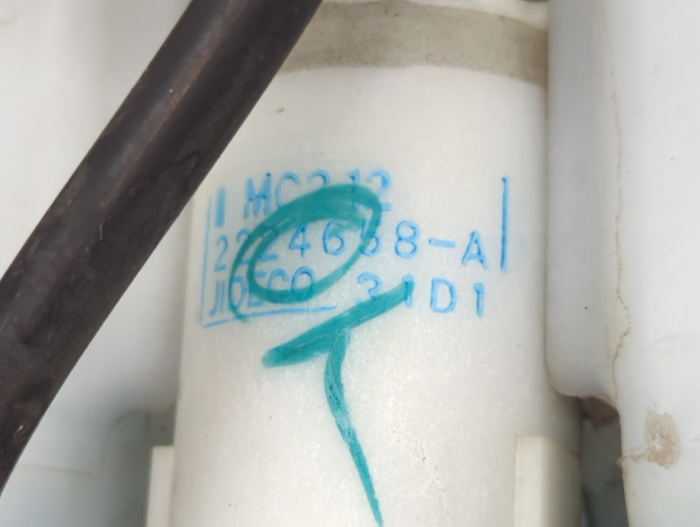 2012-2019 Nissan Versa Windshield Washer Fluid Reservoir Bottle Oem - Oemusedautoparts1.com