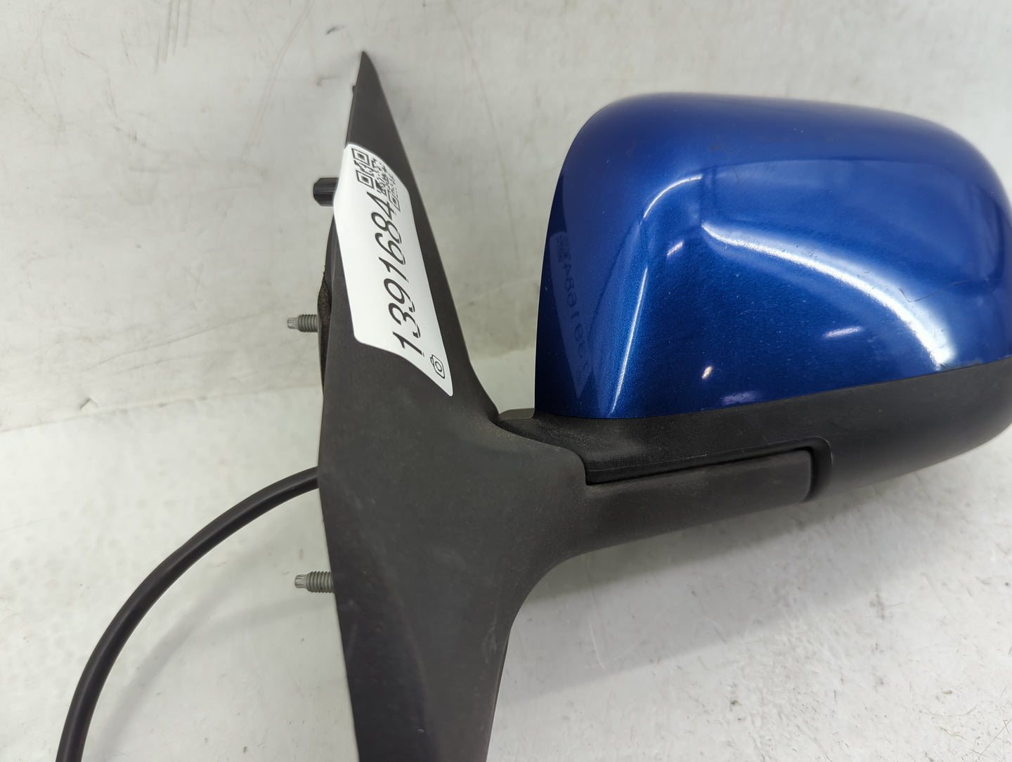 2014 Nissan Versa Driver Side View Mirror - Left Door Mirror OEM Used - Oemusedautoparts1.com
