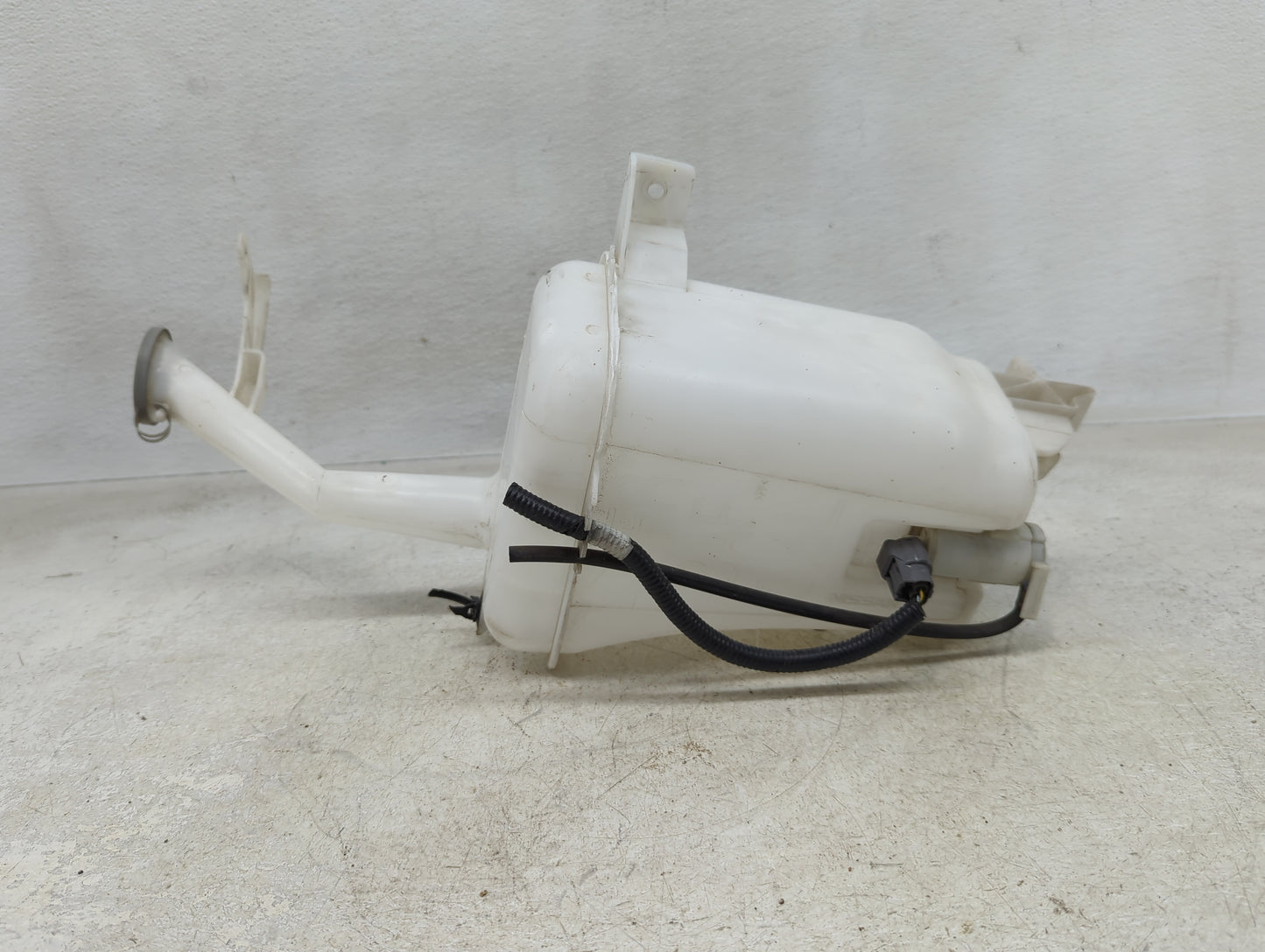 2012-2019 Nissan Versa Windshield Washer Fluid Reservoir Bottle Oem - Oemusedautoparts1.com