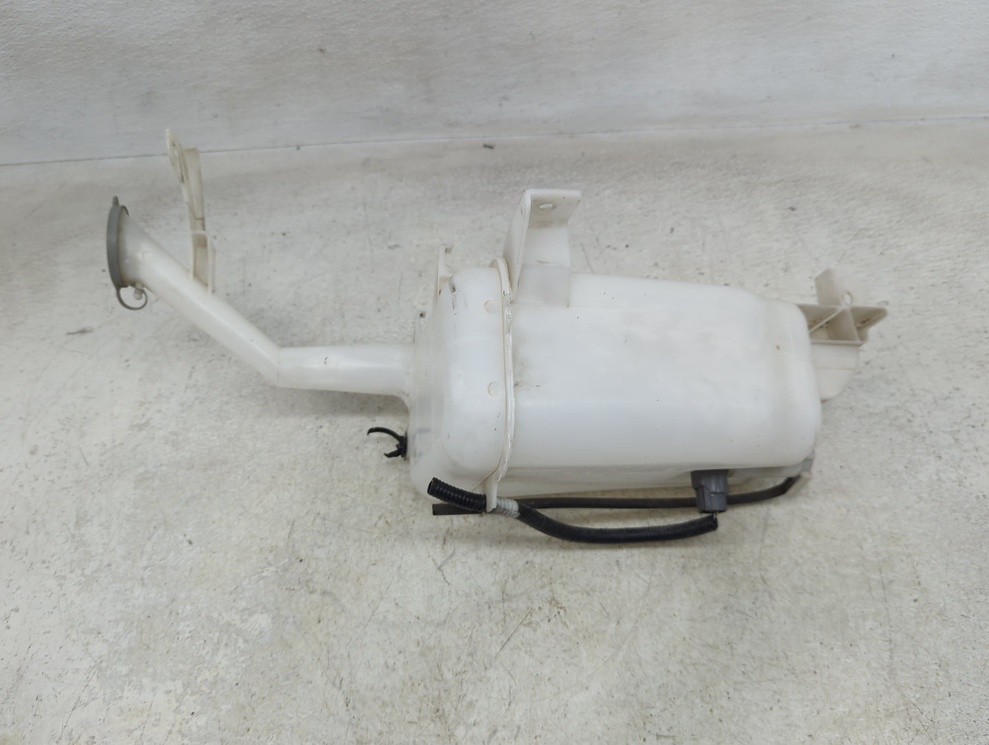 2012-2019 Nissan Versa Windshield Washer Fluid Reservoir Bottle Oem - Oemusedautoparts1.com