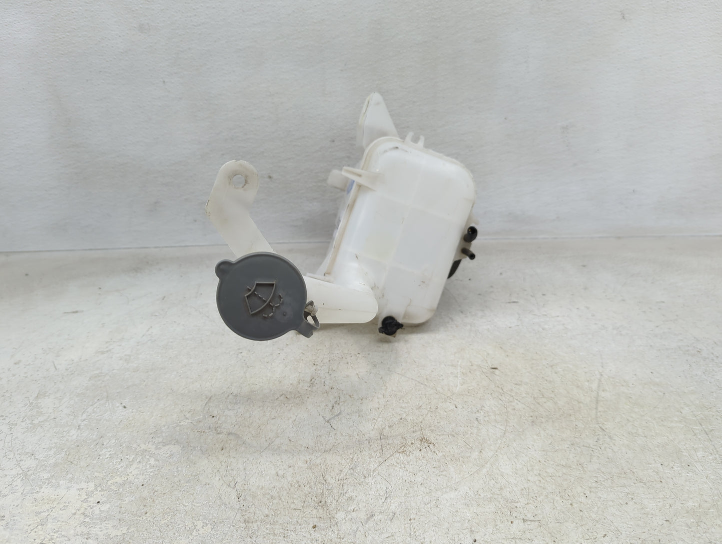 2012-2019 Nissan Versa Windshield Washer Fluid Reservoir Bottle Oem - Oemusedautoparts1.com