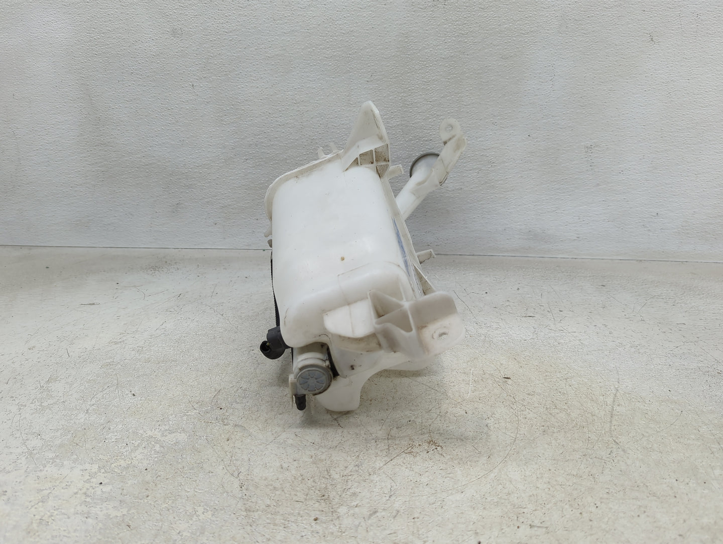 2012-2019 Nissan Versa Windshield Washer Fluid Reservoir Bottle Oem - Oemusedautoparts1.com