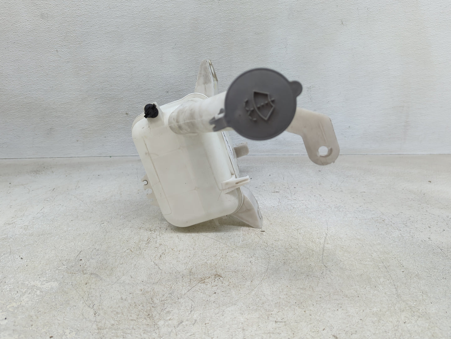 2012-2019 Nissan Versa Windshield Washer Fluid Reservoir Bottle Oem - Oemusedautoparts1.com