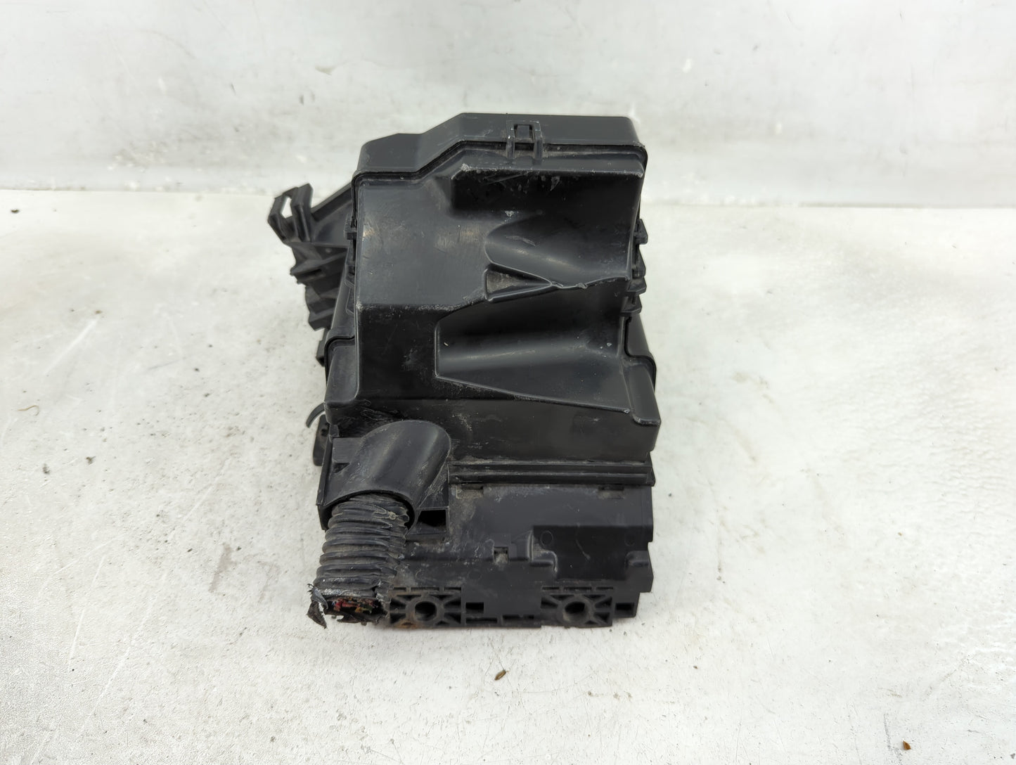 2013-2019 Nissan Versa Fusebox Fuse Box Panel Relay Module P/N:284B8-1HA0C Fits Fits 2013 2014 2015 2016 2017 2018 2019 OEM 