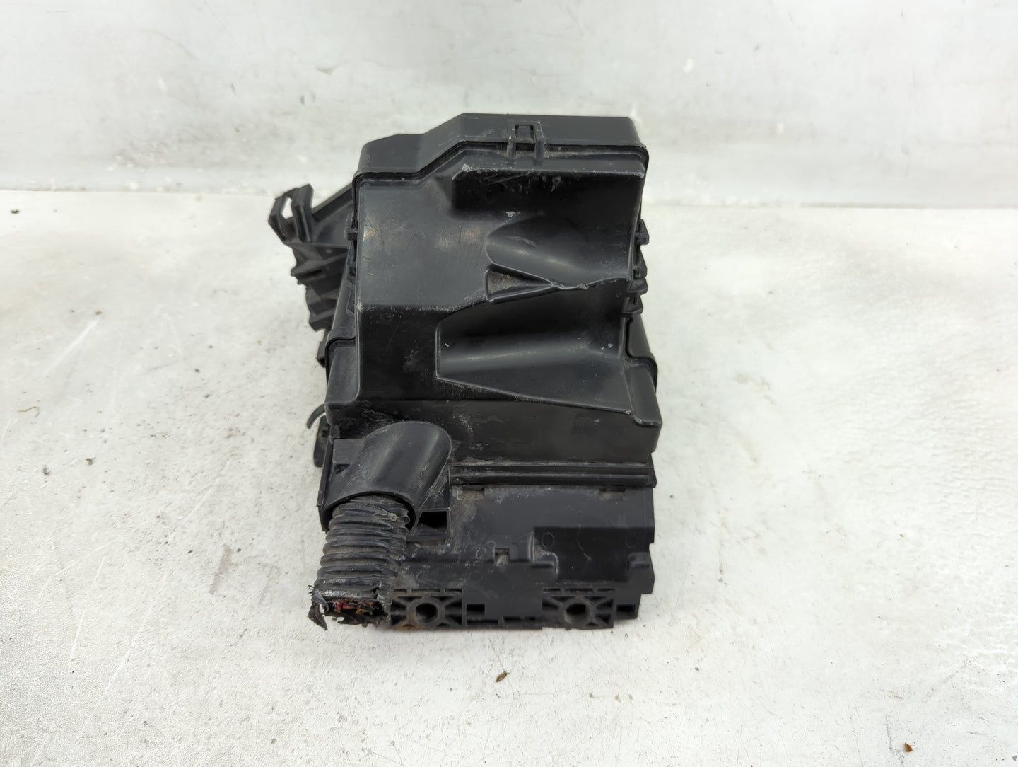 2013-2019 Nissan Versa Fusebox Fuse Box Panel Relay Module P/N:284B8-1HA0C Fits Fits 2013 2014 2015 2016 2017 2018 2019 OEM 