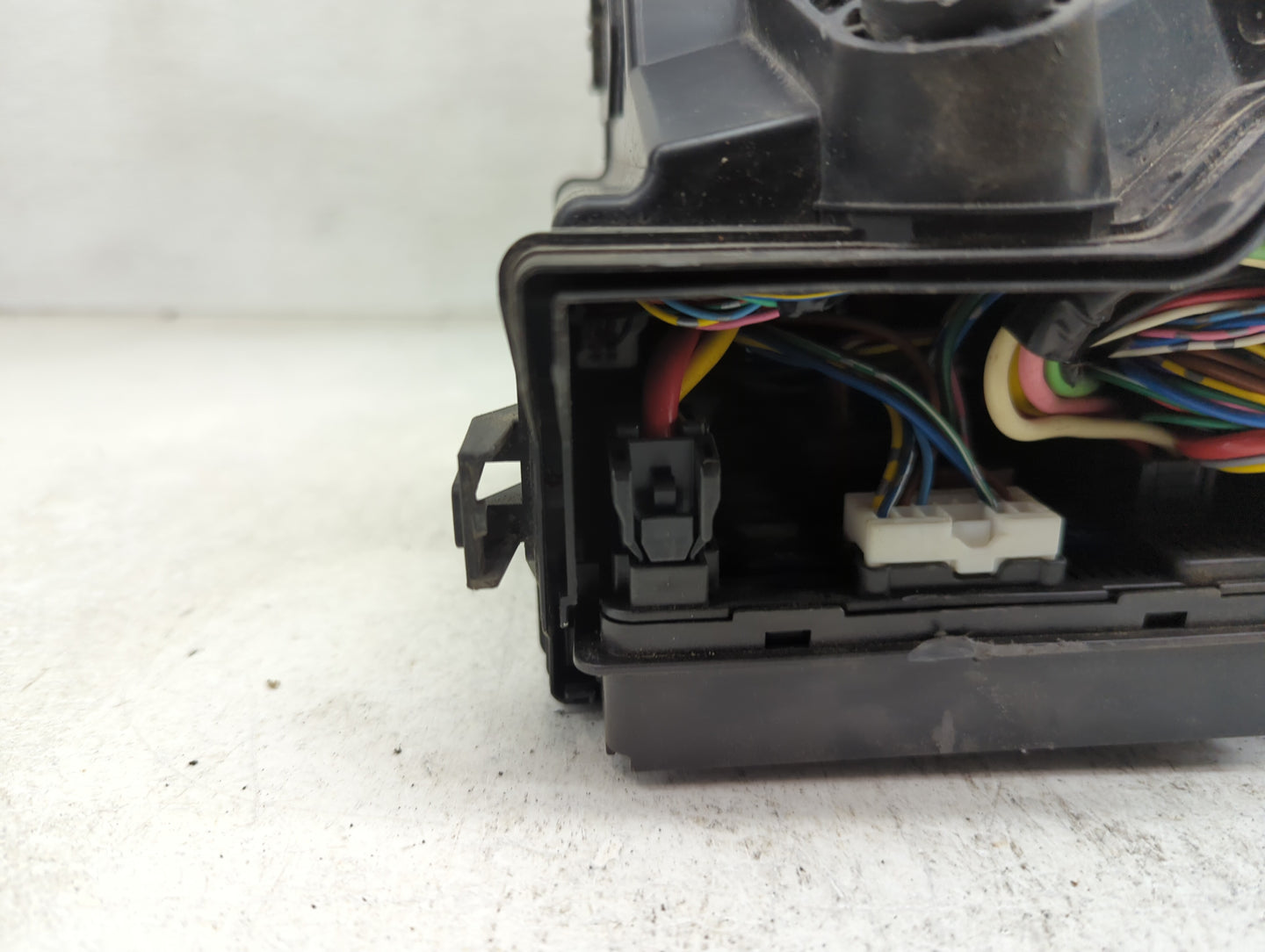 2013-2019 Nissan Versa Fusebox Fuse Box Panel Relay Module P/N:284B8 1HA0C Fits Fits 2013 2014 2015 2016 2017 2018 2019 OEM 