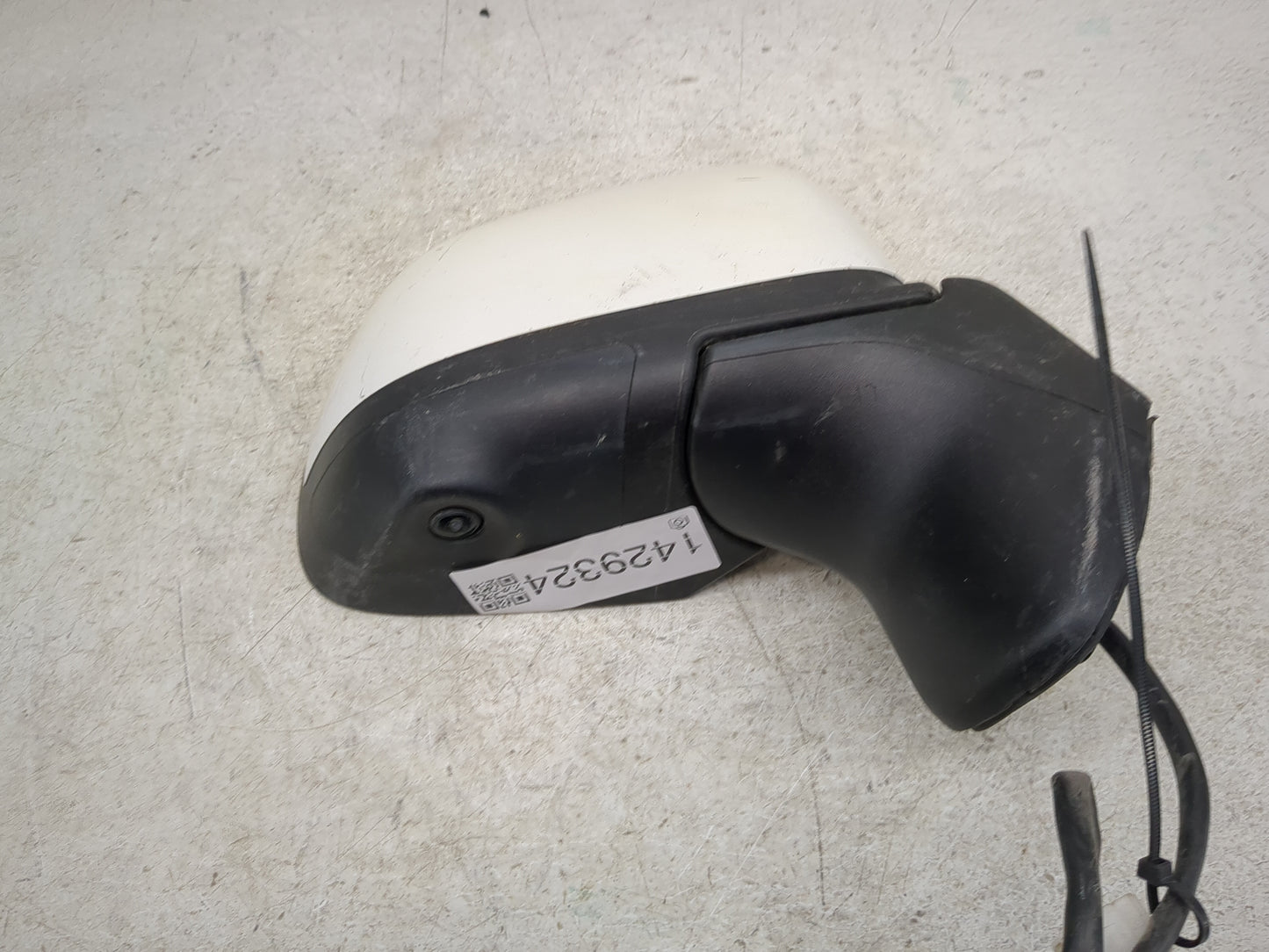 2014 Nissan Versa Passenger Side View Mirror - Right Door Mirror OEM Used - Oemusedautoparts1.com